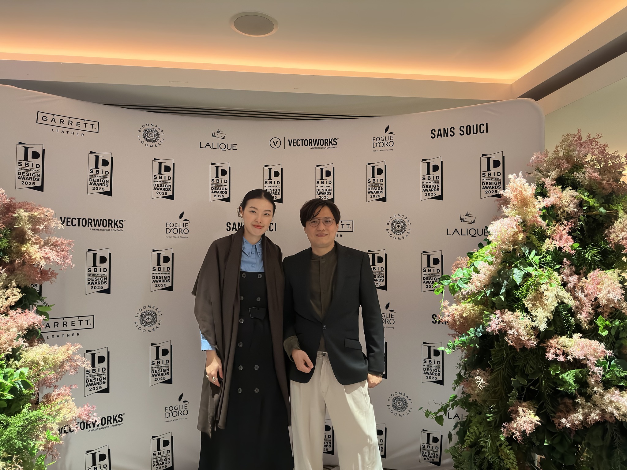 陳俊宏於 2025 年 SBID International Design Awards 領取 Residential Apartment Under £1M 首獎