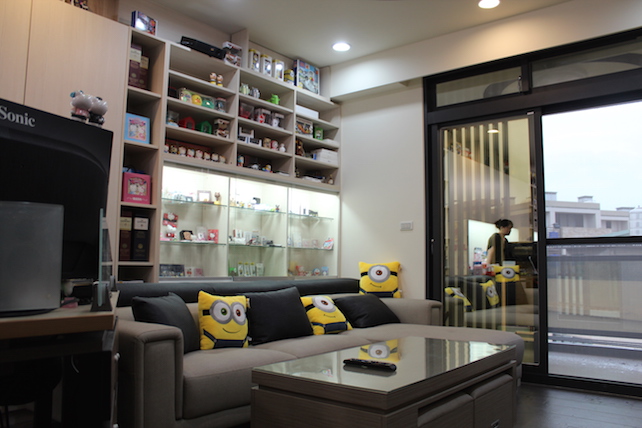 樓梯扶手與止滑地材