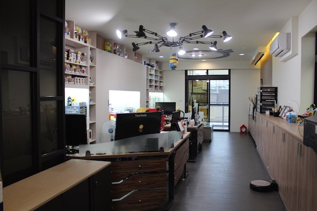 系統櫃整合展示與收納空間