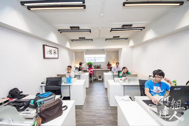 台北中山區6席獨立辦公室入口動線與單軸通道配置