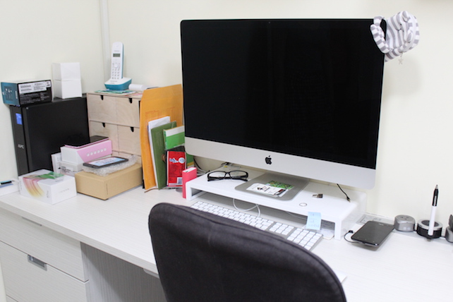 桃園居家工作室雙人電腦工作桌與設備配置