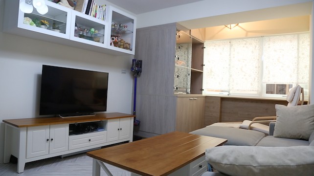 桃園居家工作室客廳整體空間與窗台平台配置